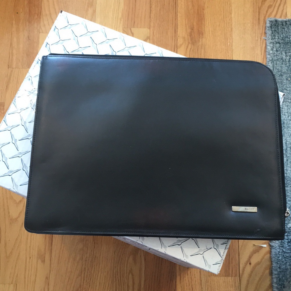 Bally’s Portfolio bag